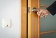 Reparere et innvendig dørhåndtak: hvordan fikse det selv