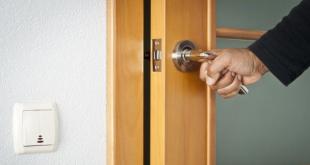 Vidinės durų rankenos taisymas: kaip pataisyti patiems